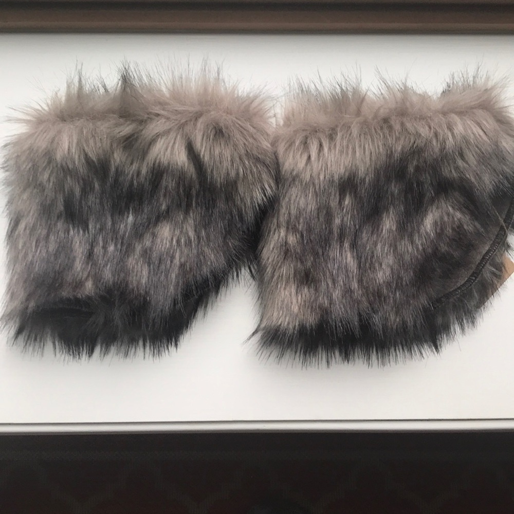 Faux fur boot toppers NWTS